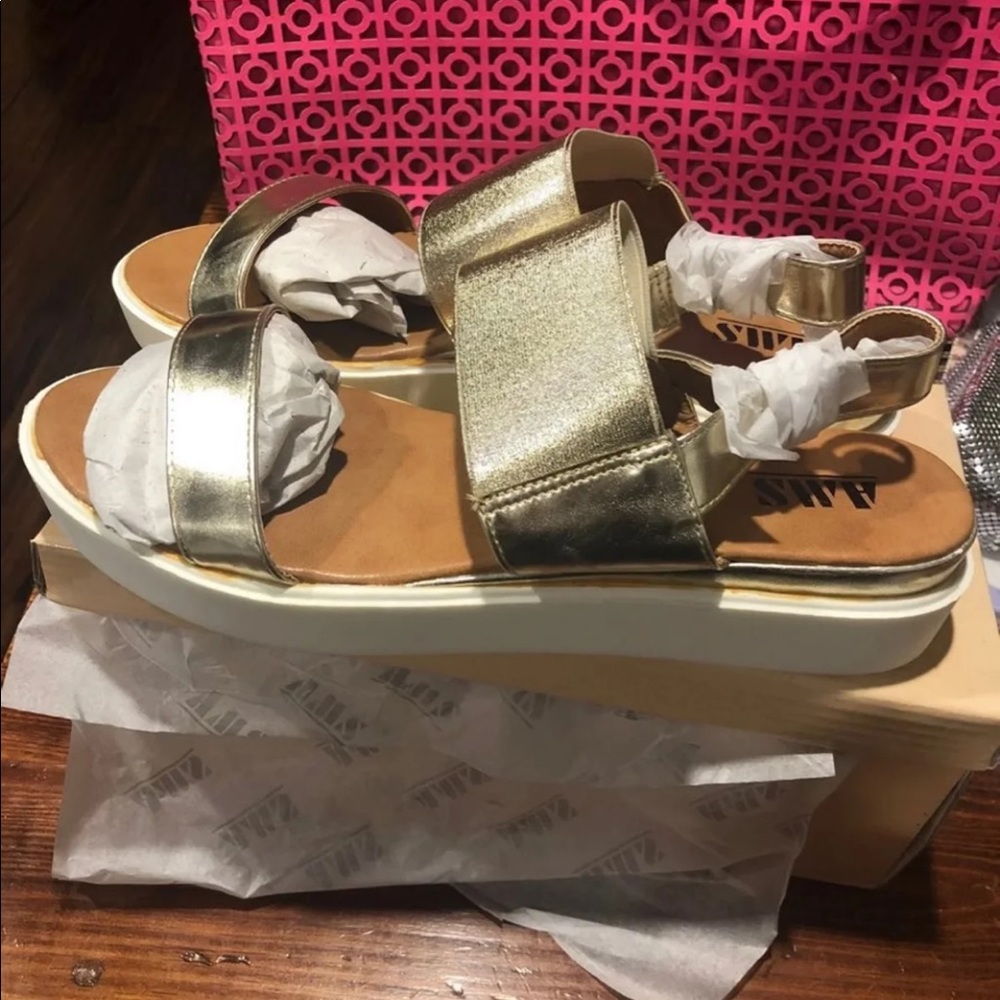 Sandals - Picture 3 of 5